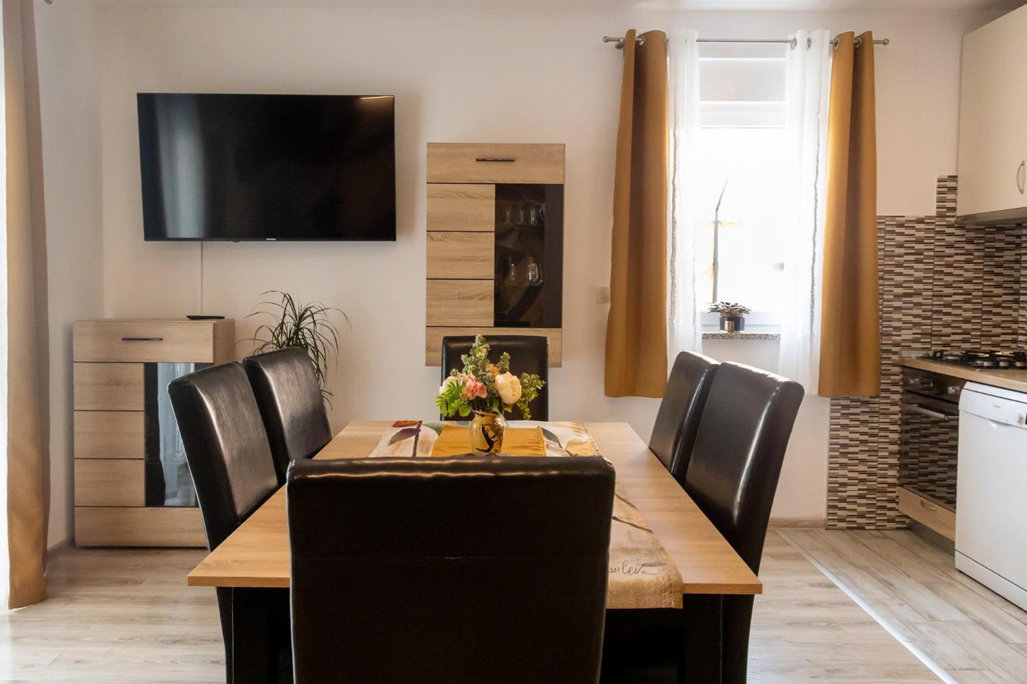 Apartmani Pranjic โปเรช ภายนอก รูปภาพ